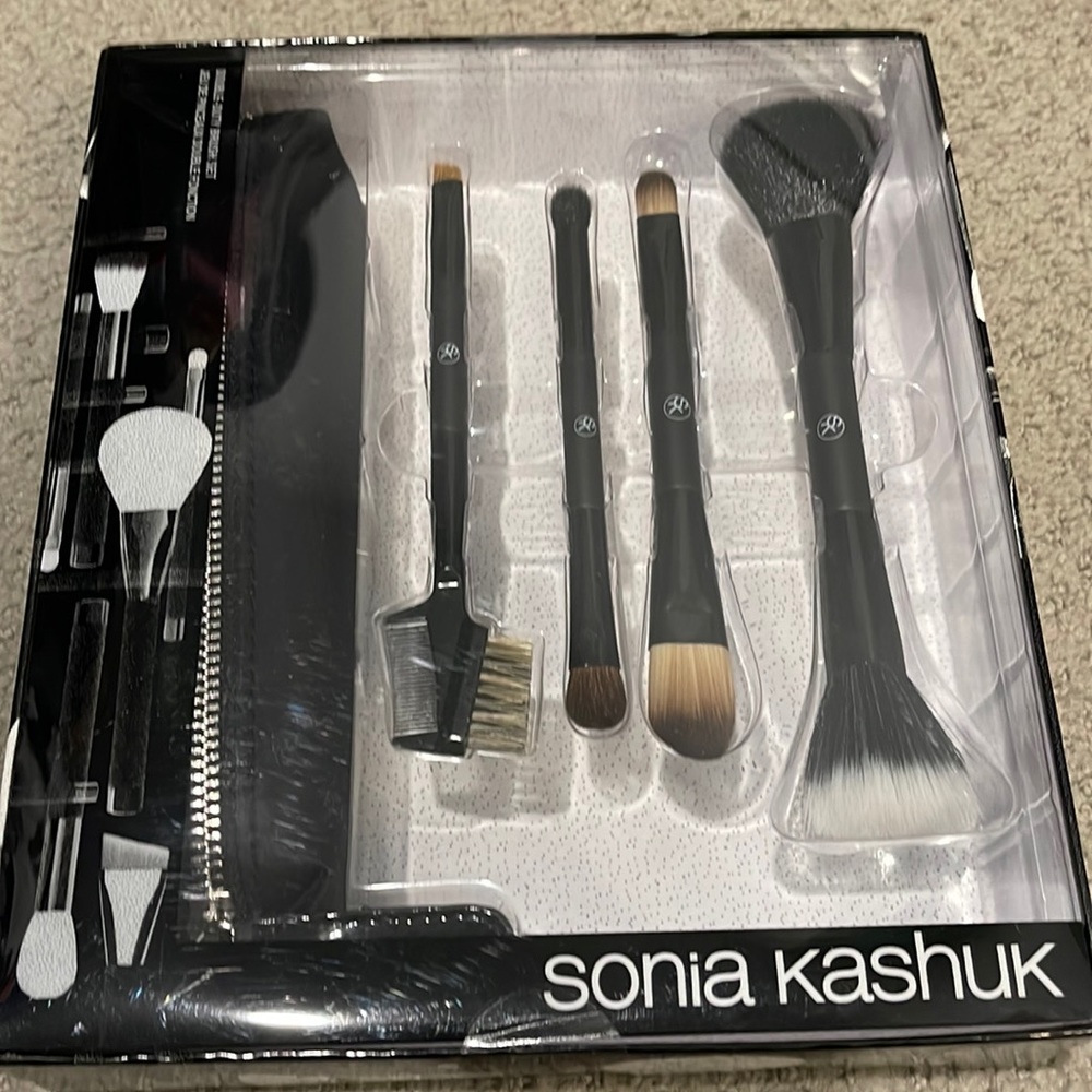 SONIA KASHUK DOUBLE DUTY BRUSH SET